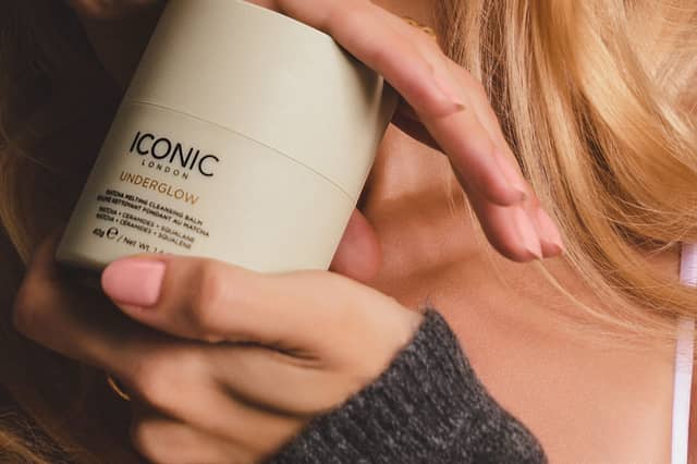The ICONIC London Underglow Matcha Melting Cleansing Balm is designed to leave skin feeling refreshed, nourished and as though you've just stepped out of a facial treatment.
