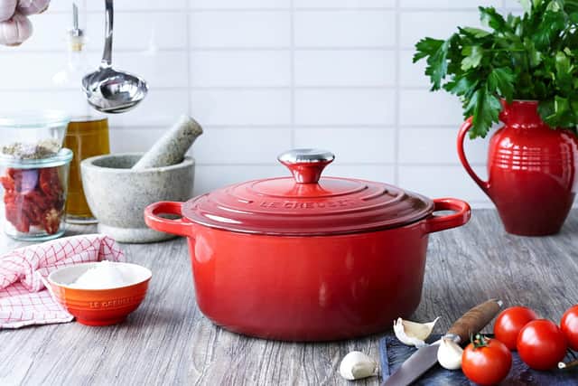 There are only two colours available at this price - orange and red
