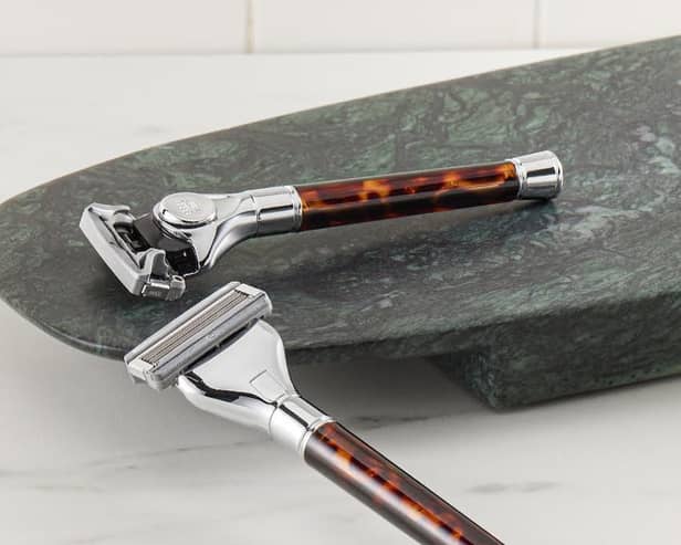 Cremo’s Tortoiseshell Razor combines a premium weighted design with five blades and has now dropped below £16 