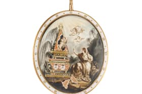 The Georgian memorial jewel.