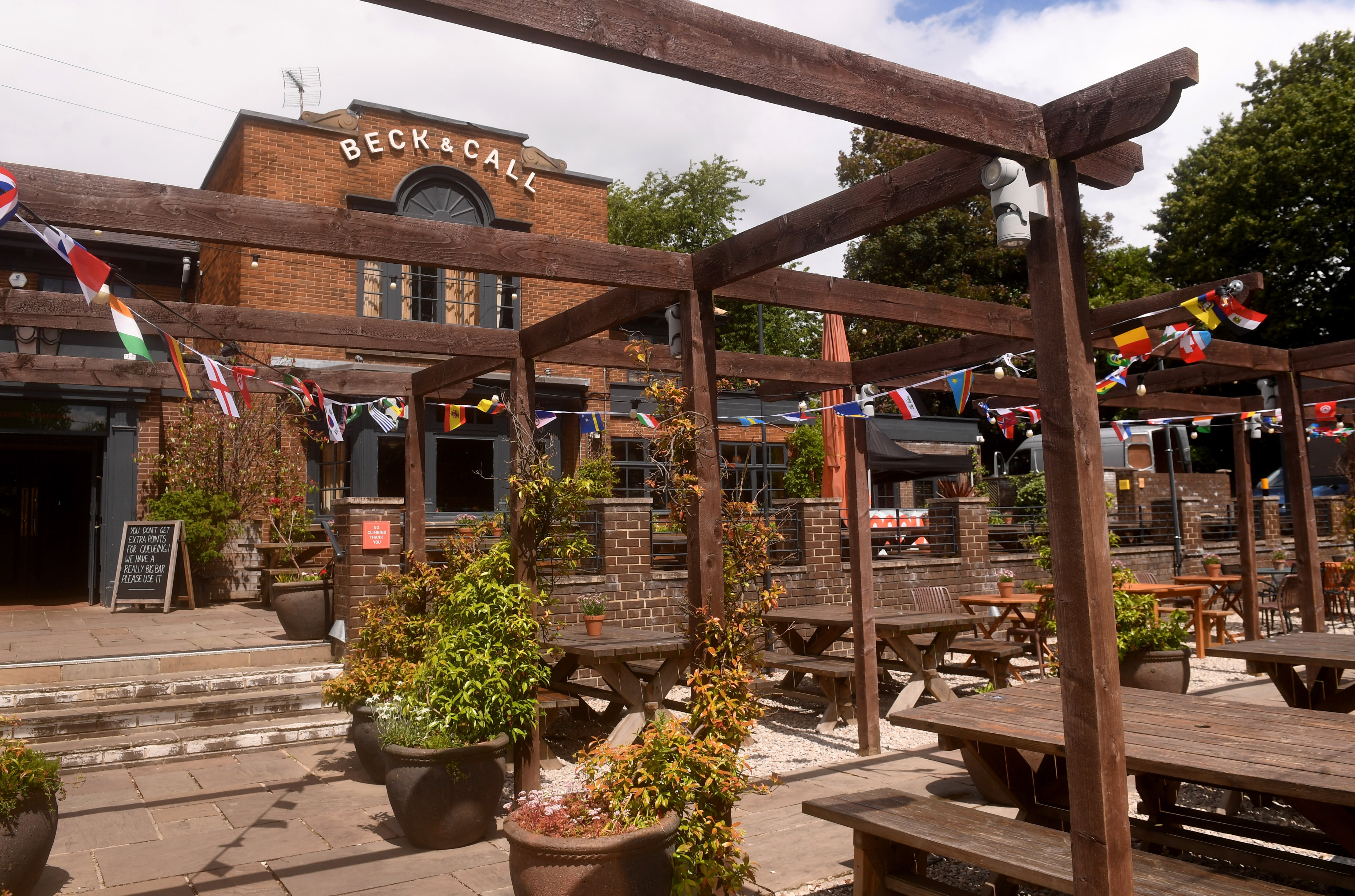 10 Leeds beer gardens perfect for the hot weather as temperatures soar this week