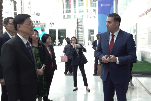 The chief executive also encouraged companies in Central Asia to leverage Hong Kong's advantages