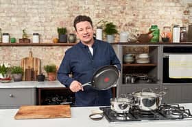 The Jamie Oliver by Tefal set includes two stainless-steel non-stick frying pans with heat indicators