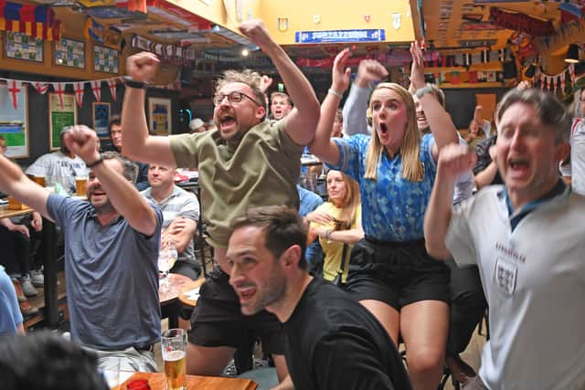 1st July 2026
England v DR Congo, World Cup last 32 round at Beck and Call, Chapel Allerton, Leeds
Pictured fans reactions as England draw level
Picture Gerard Binks