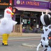 O'tea'ly Run sunday 05-07-2026 pic Steve Riding
The chicken crossers the road to Hyde Park 