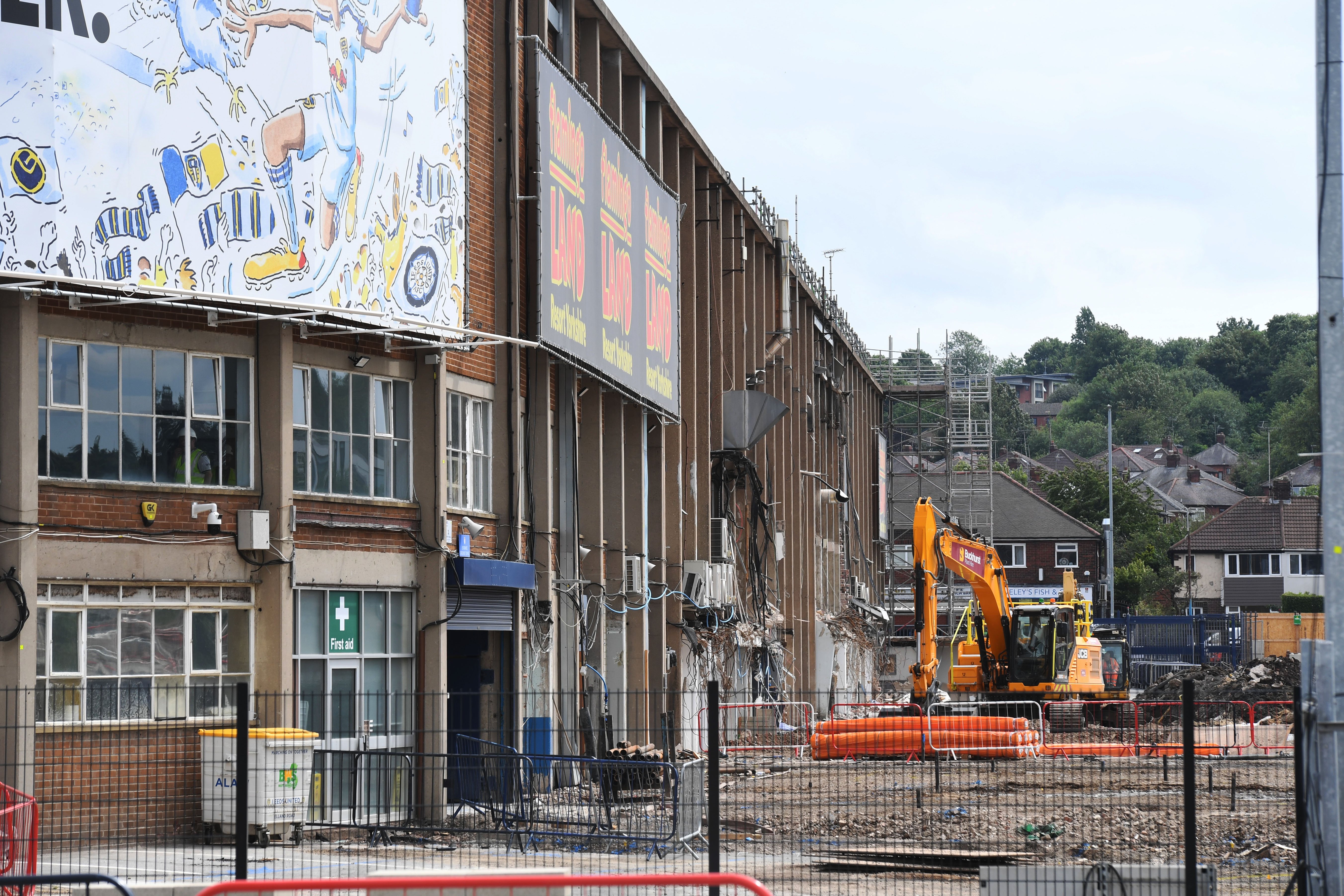 10 new pictures show Elland Road construction as stadium expansion ...