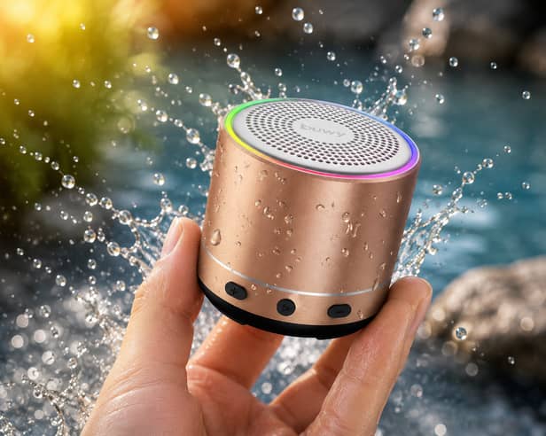 The buwy G7 mini Bluetooth speaker has RGB light modes, IP68 protection and USB-C charging