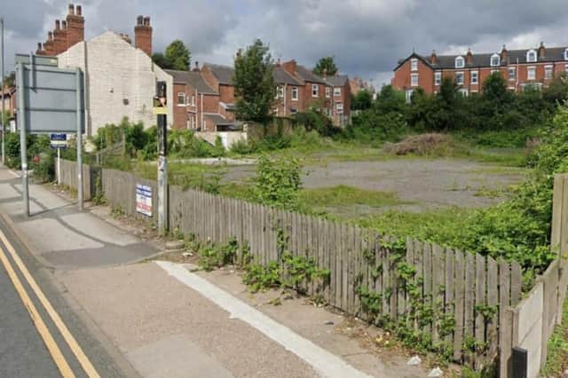 The scheme involves building a petrol station, retail store, jet wash bays and electric vehicle charging bays on land off Wakefield Road.