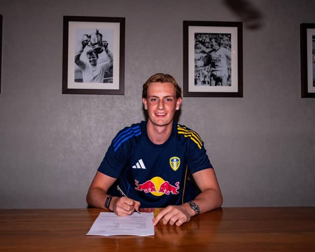 Joshua Hamilton has become the latest Leeds United youngster to sign professional terms.