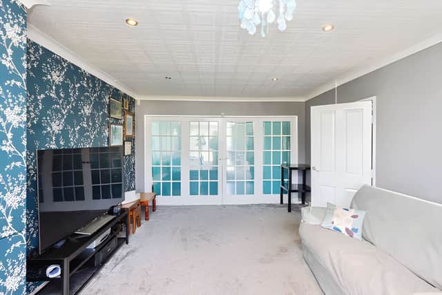 Bright and spacious reception areas offer flexible living space for relaxing, entertaining and spending time together.