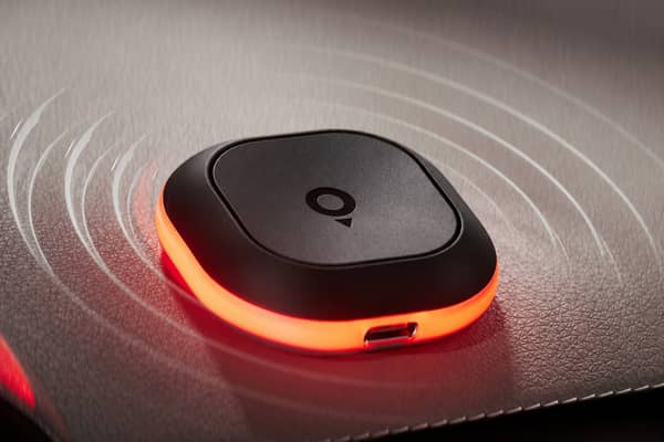 The Tom by TomTom device provides speed camera, traffic and road hazard alerts without a monthly subscription