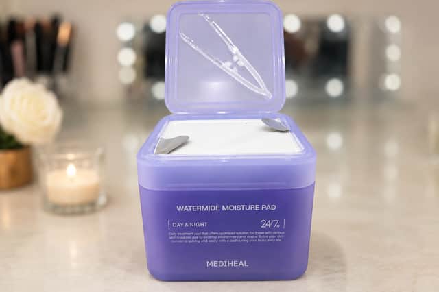 The Watermide Moisture Pad tub looks far more premium once it's out of its outer packaging, with its sleek lilac design making it a stylish addition to any skincare shelf or dressing table.