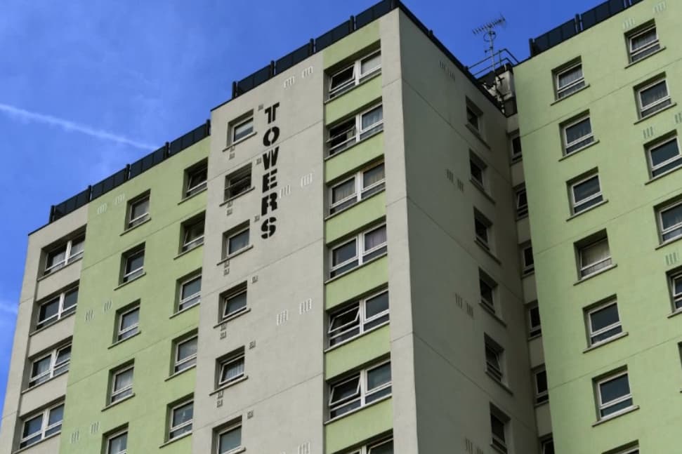 Questions remain over pregnant Leeds mum's intentions after tower-block ...