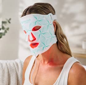 Discovering how the Omnilux Contour Face brings professional-grade LED light therapy into an at-home skincare routine.