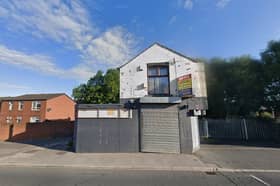 The vacant shop on 352 Tong Road, Farnley