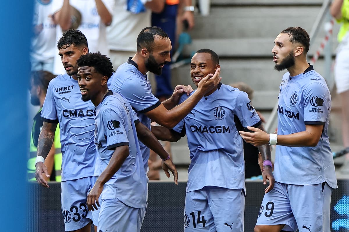 £8.5m 'deal done', medical being prepared, hijack on - The latest on every ...