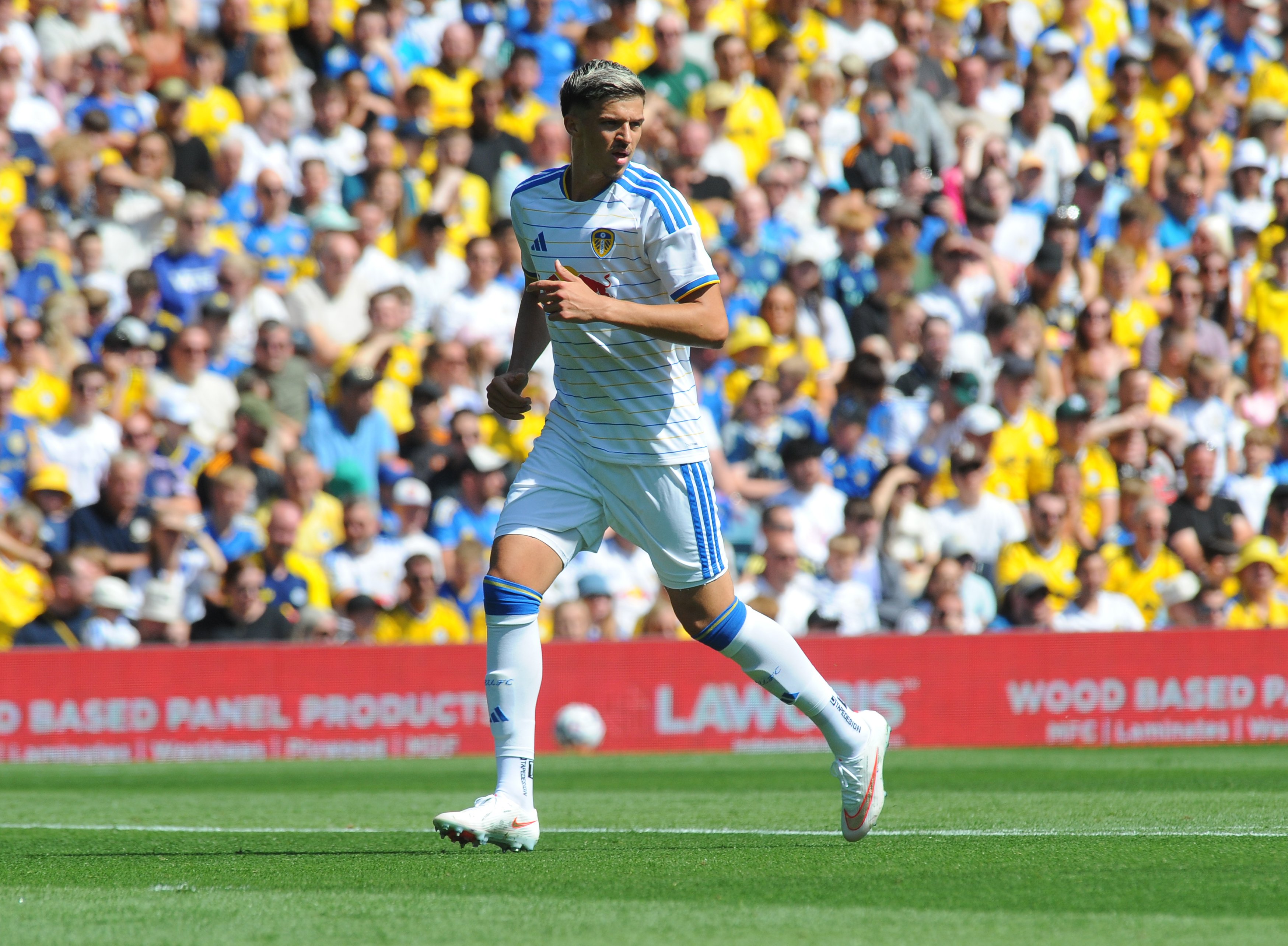 Leeds United Supporters' Trust: Eerie feeling amongst fanbase, signs of ...