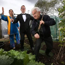From Mozart to t’allotment! Kauser Mukhtar, Ben Crick and Ian McMillan dig into a very Yorkshire reimagining of The Marriage of Figaro, set in 1970s Bradford. 