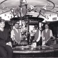 Lost photos raise a glass to Leeds city centre bars in the 1990s
