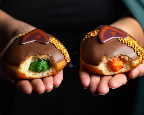 Each donut either has a Traitor or Faithful centre