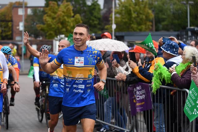 Sir Kevin Sinfield stopped at AMT Headingley, home of the Leeds Rhinos, on the fourth day of his 7 in 7: The Grand Finale challenge, running an extra mile with members of the Motor Neurone Disease (MND) community.