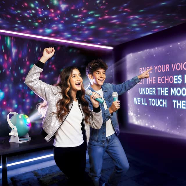 Lyrics can be projected for singers to follow