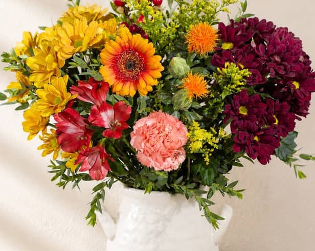 I found these beautiful autumnl flower bouquets from Bunches that are perfect for the season