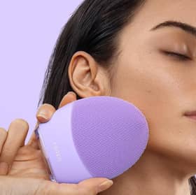 FOREO LUNA 4 facial cleansing brush is a Prime Day beauty deal worth knowing