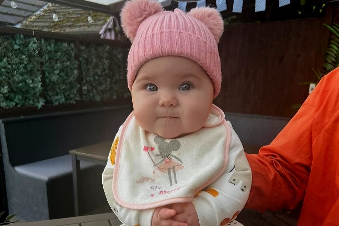 Mutter sagt bei der gerichtlichen Untersuchung aus, dass ihr Baby ...