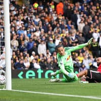 Lee Sobot's Leeds United player ratings vs Man United as trio score 7/10 but strugglers get 5s