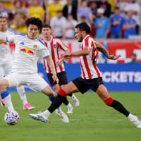 'Empty-handed', 'Need a reaction' - Chris Sutton & Alan Shearer disagree on Sunderland vs Leeds United predictions