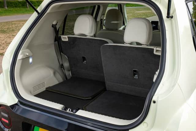 Sliding and reclining rear seats in the 02 version let you balance passenger legroom against boot space