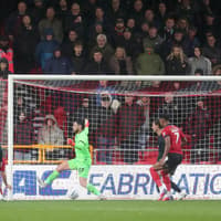 Former Leeds United favourite among frontrunners for newly-vacant big Championship job