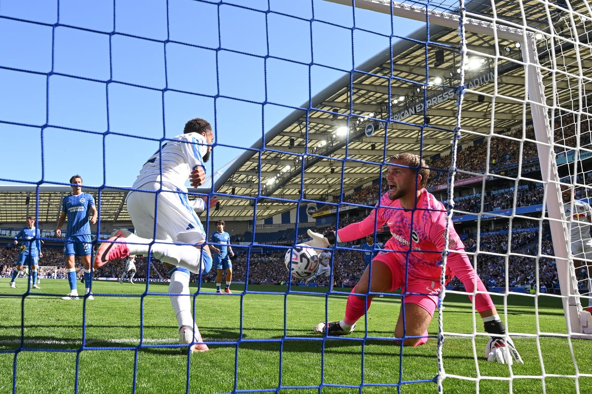 Jayden Bogle explains his move from Sheffield United to Leeds