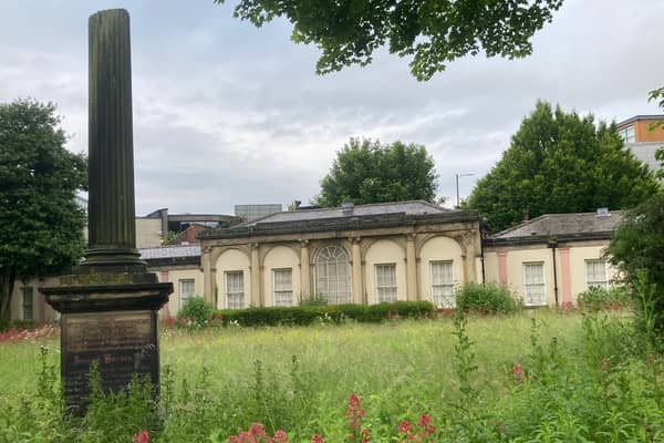 The Orangery was built in the early 1800s within the garden of the home of Pemberton Milnes, a wealthy cloth manufacturer.  It later became a small zoo 