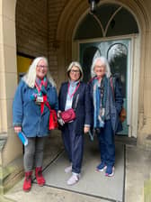 Nuala Wall, left, and Elaine Thomson, right, with former Mylnhurst teacher Mairéad Shipley