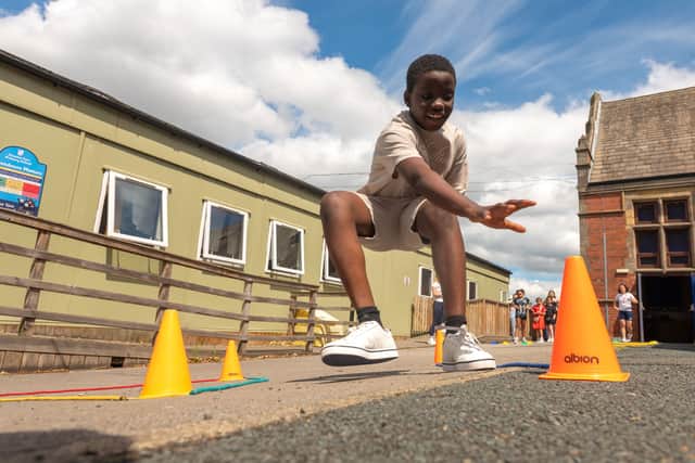Team GB athlete Sarah Davies visits Hunslet Carr Primary School for unique workshop