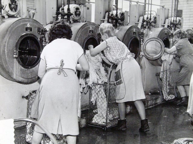 Leeds corporation public wash house in Kirkstall Road. It cost 3s 6d for two hours washing.