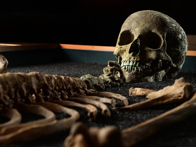 A brutal press gang, which enlisted soldiers, locked two men in the hayloft at the Crown & Fleece pub, but the men had disappeared by dawn. Their bodies were eventually found under hay where they had suffocated tried to keep warm.