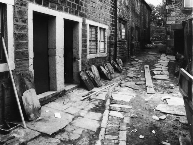 Booth's Yard, Lowtown.