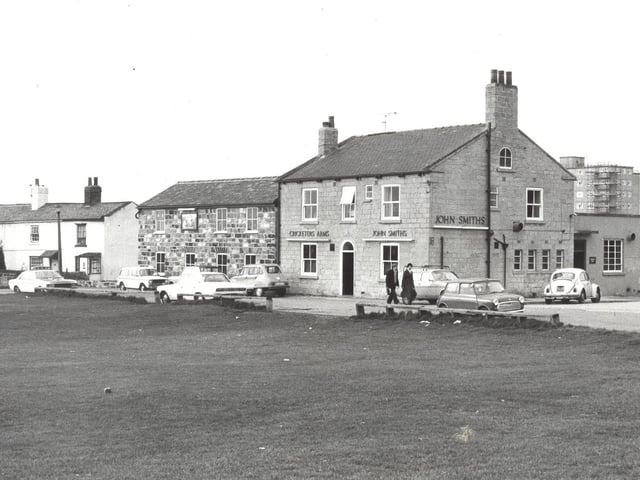 The village green at Seacroft showing the Cricketers' Arms.