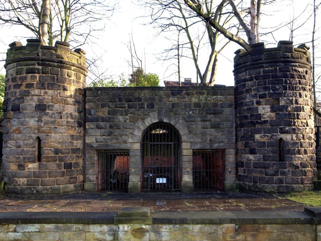 Part of this amazing complex still exists. Many people will have passed the castellated frontage on Cardigan Road, Headingley but few perhaps realise that in its heyday it was a zoo, called Leeds Zoological and Botanical Society.