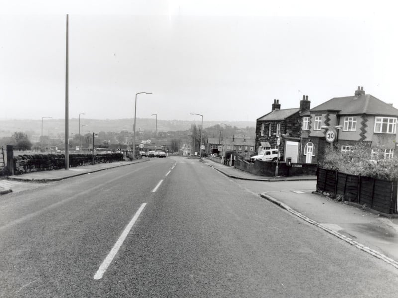 Rodley Lane looking down towards Rodley roundabout in November 1989.