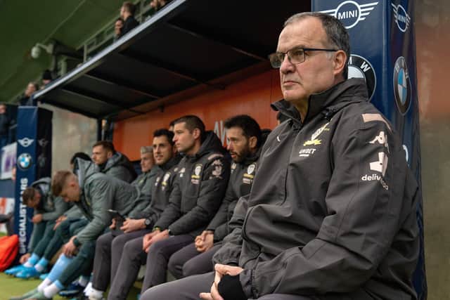 Marcelo Bielsa and the Leeds bench at Luton.