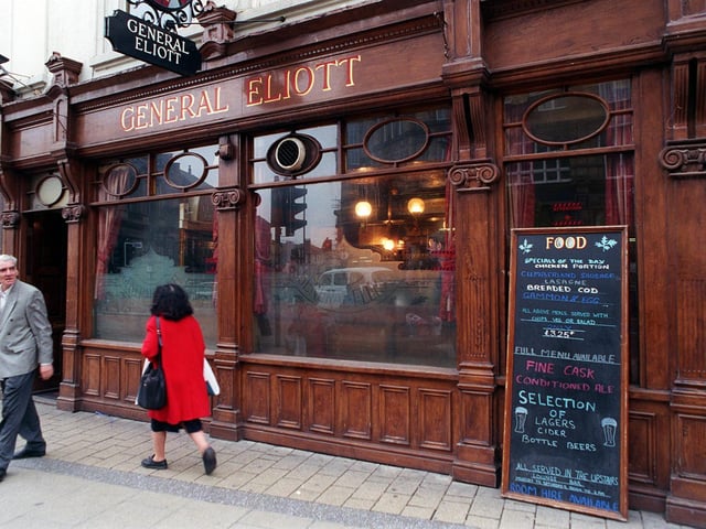 A Vicar Lane institution - General Eliott pub. Pictured in the 1990s.