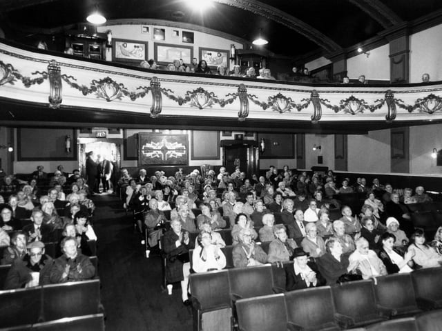 Share your memories of Leeds in 1993 with Andrew Hutchinson via email at: andrew.hutchinson@jpress.co.uk or tweet him - @AndyHutchYPN