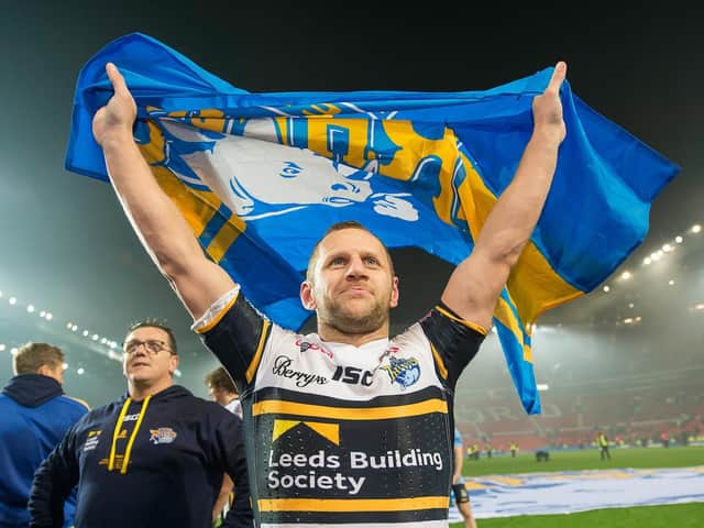 Leeds's Rob Burrow thanks the fans for their support after his side defeat Castleford in the Super League Grand Final. Photo: Allan McKenzie/SWpix.com