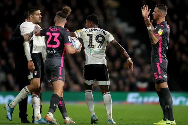 Leeds United fell to a 2-1 defeat at Fulham on Saturday afternoon.