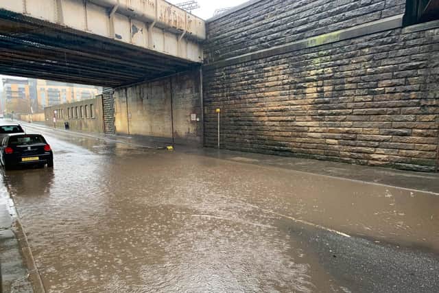 Watch Leeds drivers battle against torrential rain as city centre roads ...