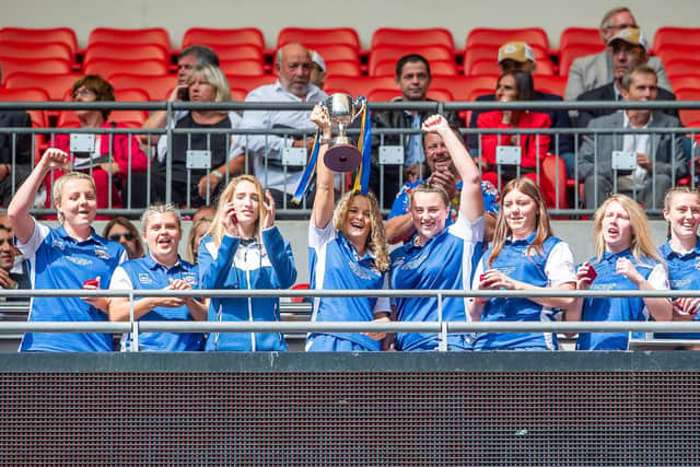 Lois Forsell lifts the women's Challenge Cup after captaining Rhinos to victory over Castleford Tigers in 2018. Picture by Allan McKenzie/SWpix.com